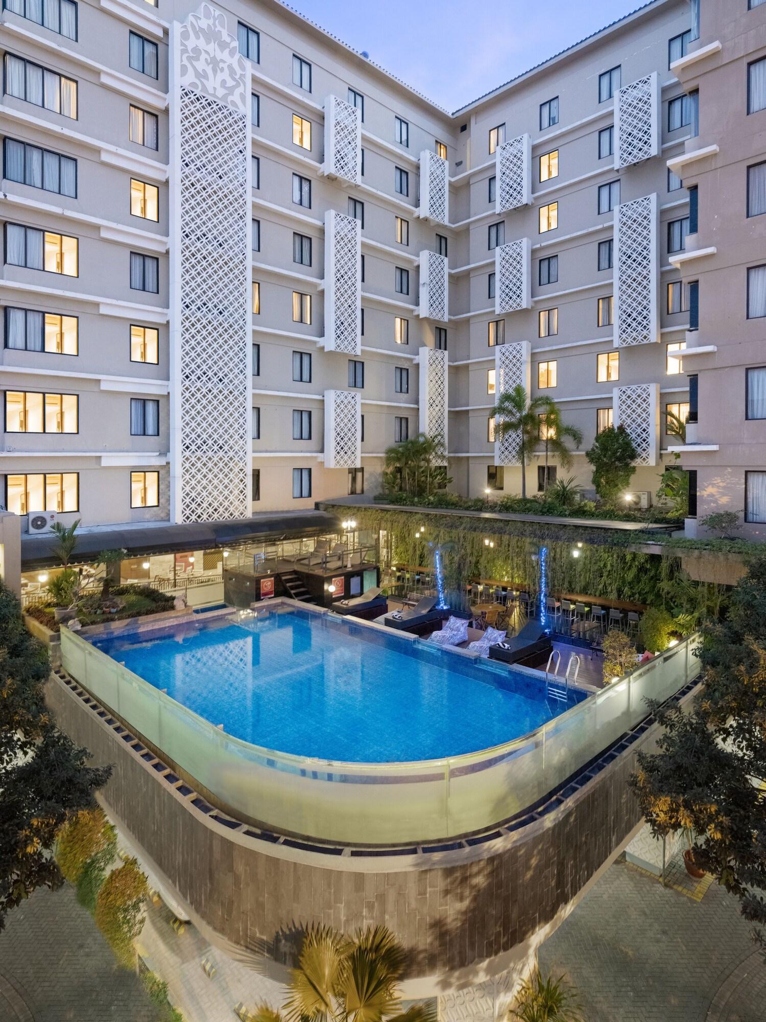 The Alana Hotel & Conference Center Malioboro Yogyakarta By Aston Exterior photo