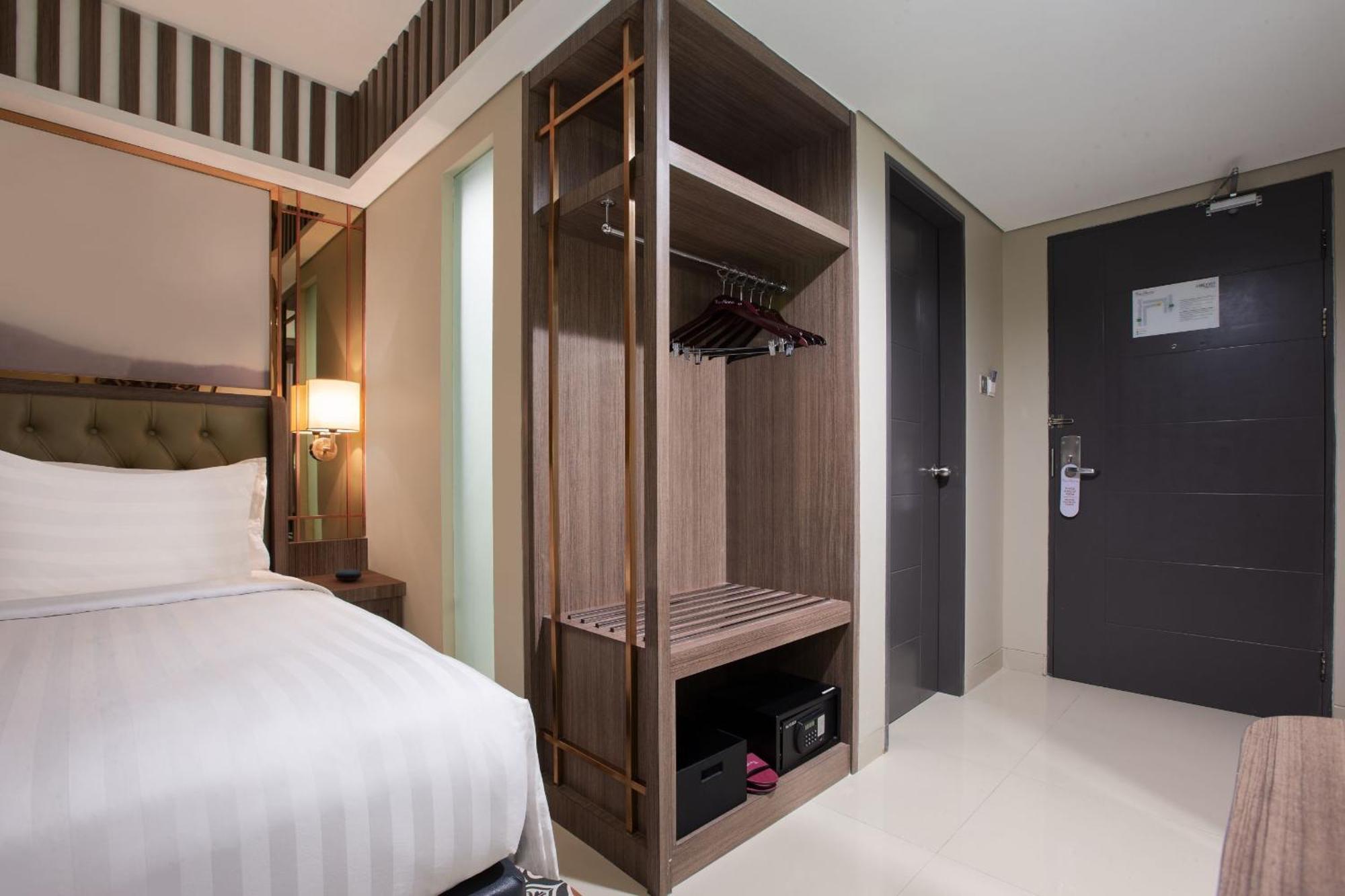 The Alana Hotel & Conference Center Malioboro Yogyakarta By Aston Exterior photo